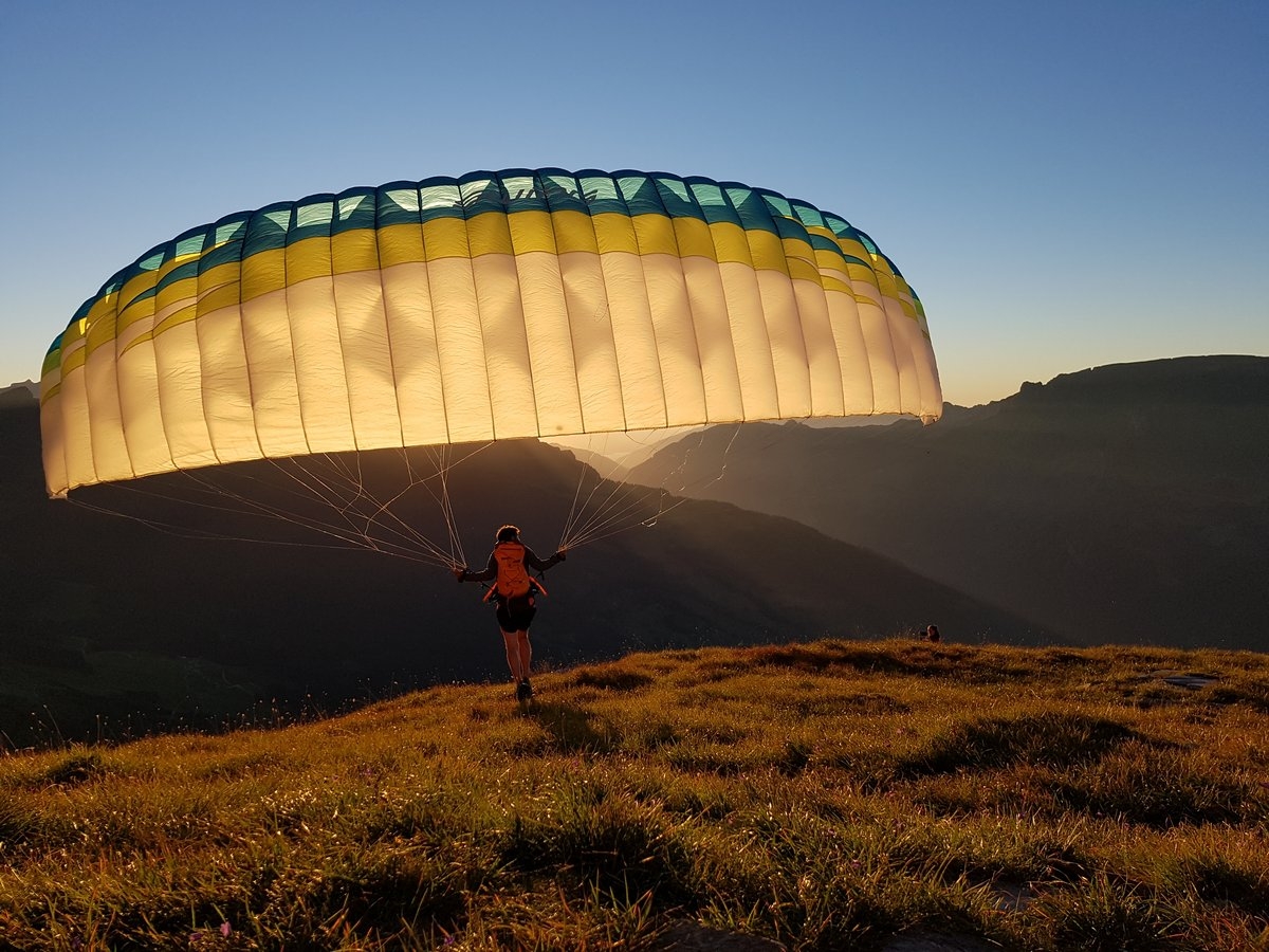 Zav��t okno / Close window