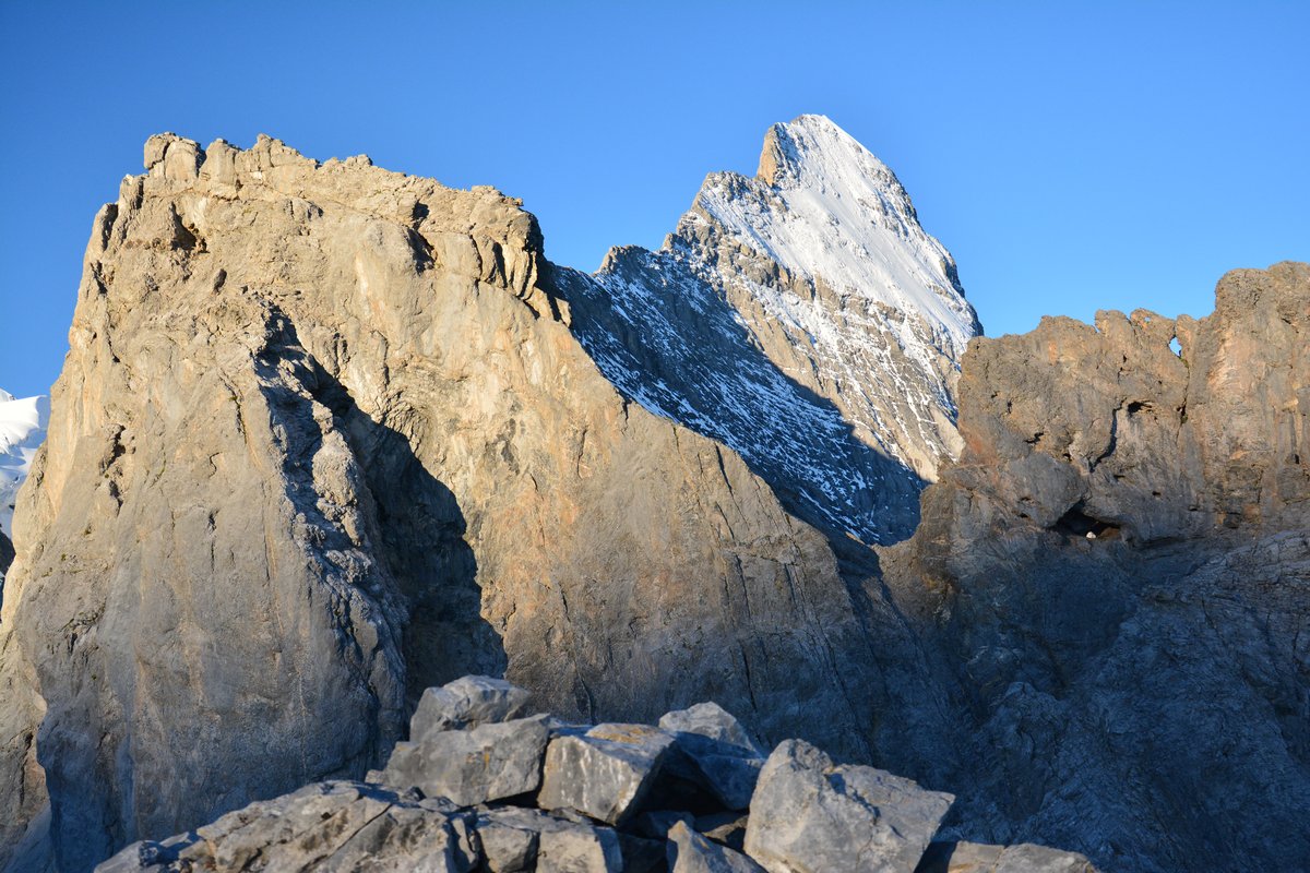 Zav��t okno / Close window