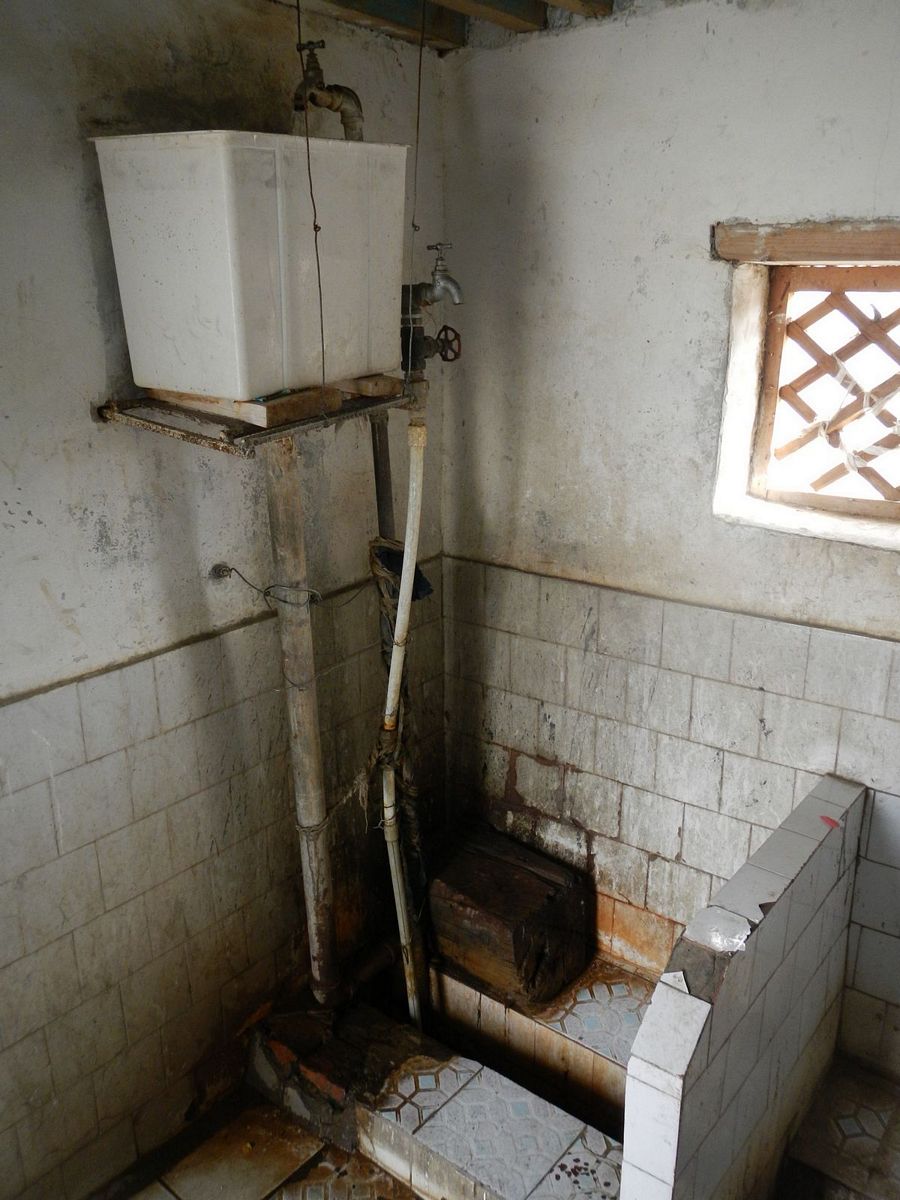 Zav��t okno / Close window